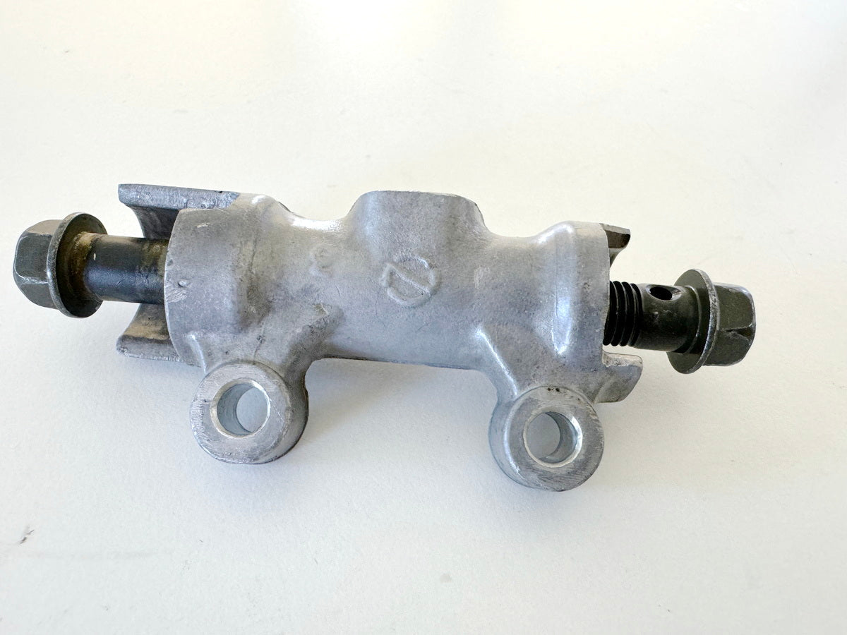 HONDA CBR 600 PC19 PC23 Brake Distributor Brake Force Distributor for Brake Cylinder