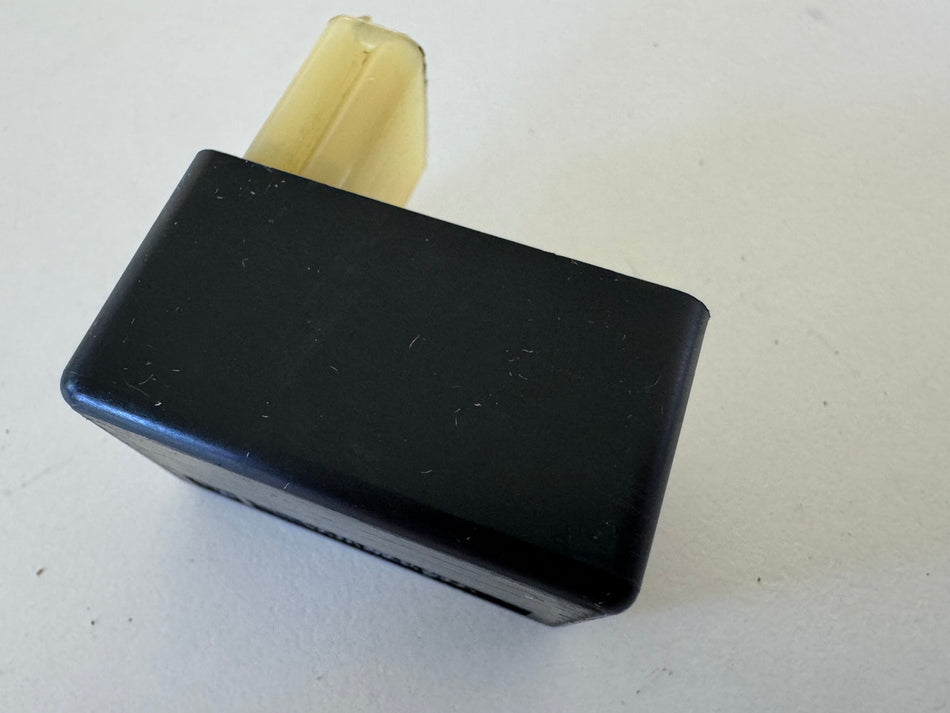 HONDA CBR 600 PC19 PC23 Relais CF318 für Benzinpumpe
