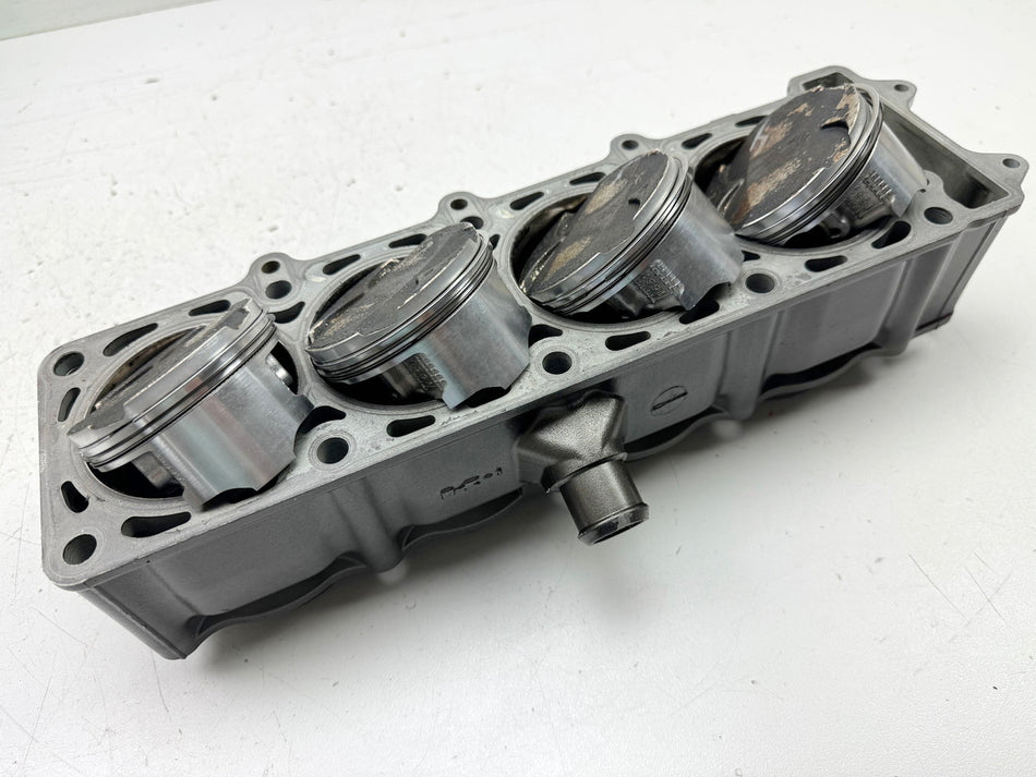 KAWASAKI Z1000 ZRT00A Juego de cilindros y pistones para motor 35417 km 03-06