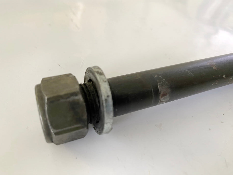 YAMAHA YZF 600 4TV THUNDERCAT Swingarm Pivot Axle Swingarm (for frame)