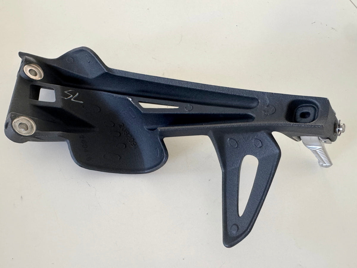 Triumph Street Triple 675 D67LD Fußrastenanlage hi. links Halter Fußraste 07-12