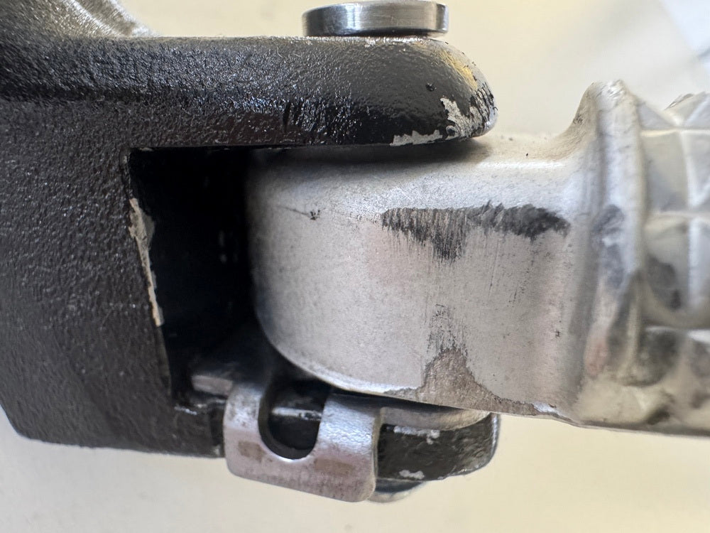 Triumph Street Triple 675 D67LD Fußrastenanlage hi. rechts Halter Fußraste 07-12