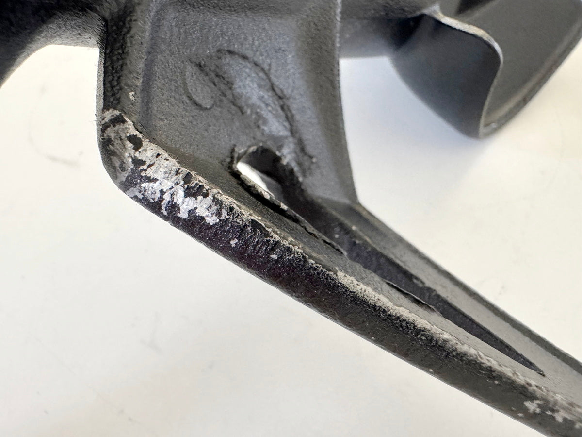 Triumph Street Triple 675 D67LD Fußrastenanlage hi. rechts Halter Fußraste 07-12