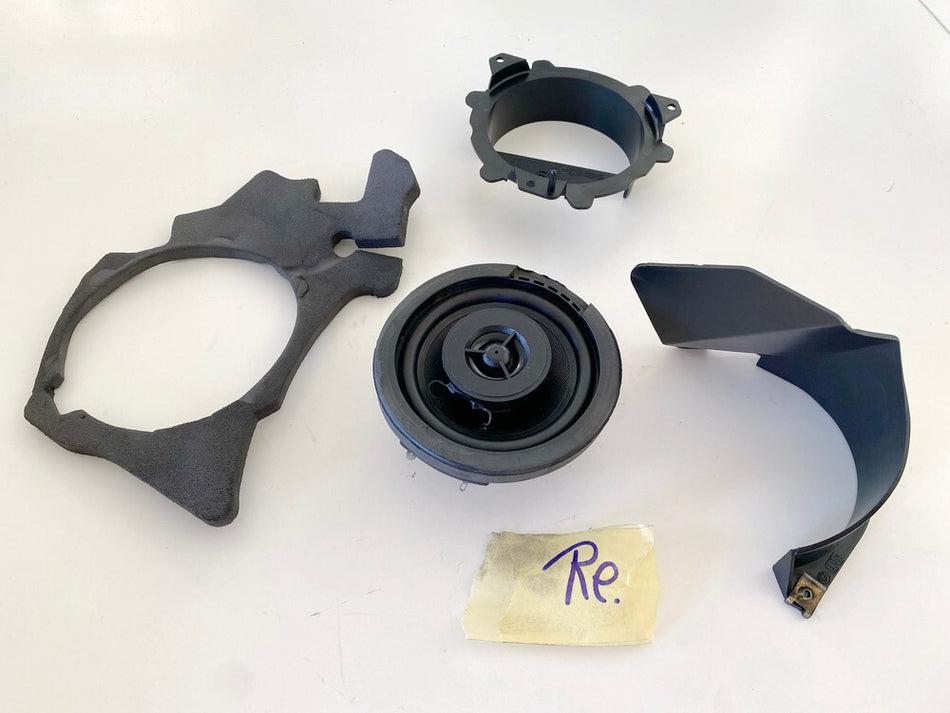 BMW R 1100 RT 259 850 Speaker Right Front Box Radio Housing Bracket