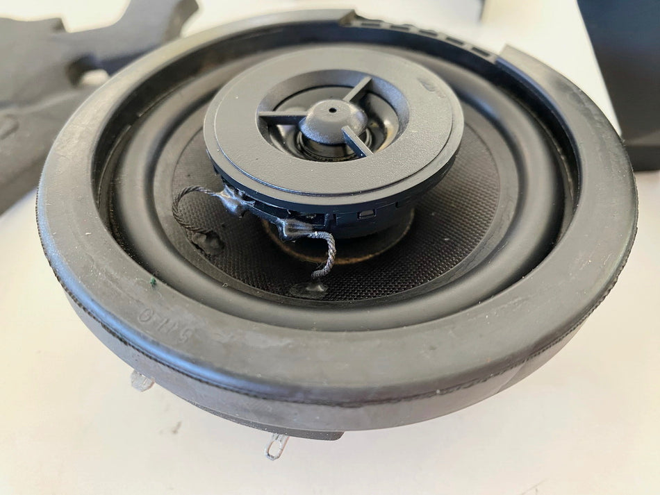 BMW R 1100 RT 259 850 Speaker Right Front Box Radio Housing Bracket
