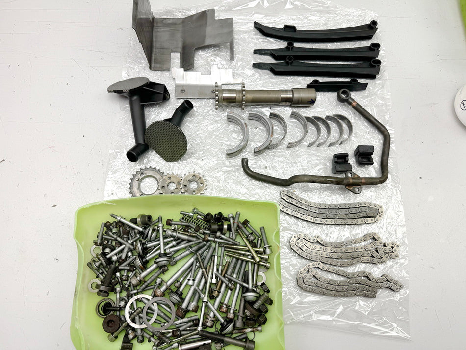 BMW R 1100 RT 259 Screws Nuts Brackets Small Parts for Engine Cylinder Housing