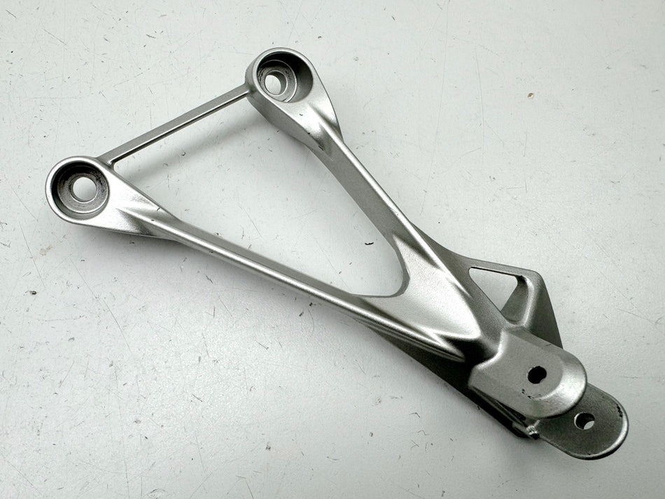 KAWASAKI ZX-6R 636 C Fußrastenträger Sozius links Halter Fußraste Platte 05-06