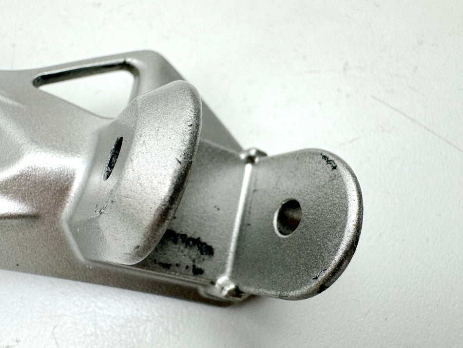 KAWASAKI ZX-6R 636 C Fußrastenträger Sozius links Halter Fußraste Platte 05-06