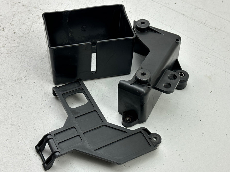 BMW F 650 169 Caja de batería Compartimento de batería Soporte de batería Soporte de batería Soporte