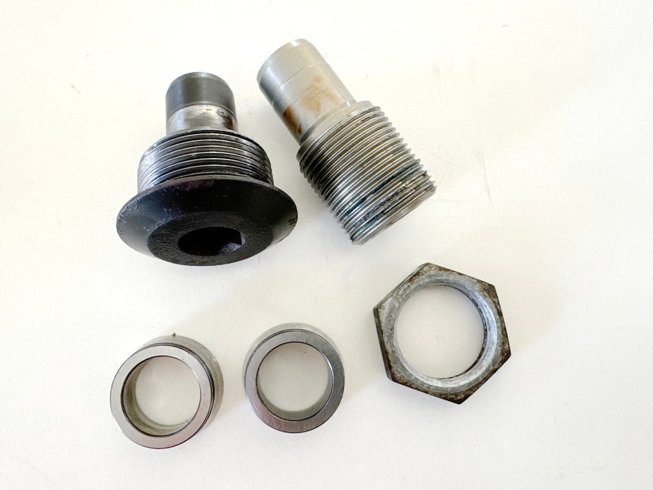BMW R 1100 RT 259 Schrauben Schwinge hint. Lagerzapfen Bundmutter Kardan Bolzen