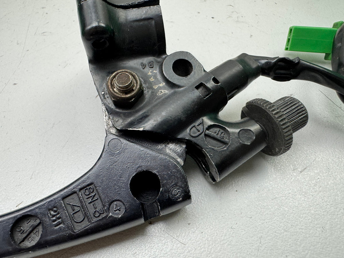 YAMAHA TT 600 E 4GV (4LW) Kupplungsarmatur Halter Kupplungshebel Spiegelhalter
