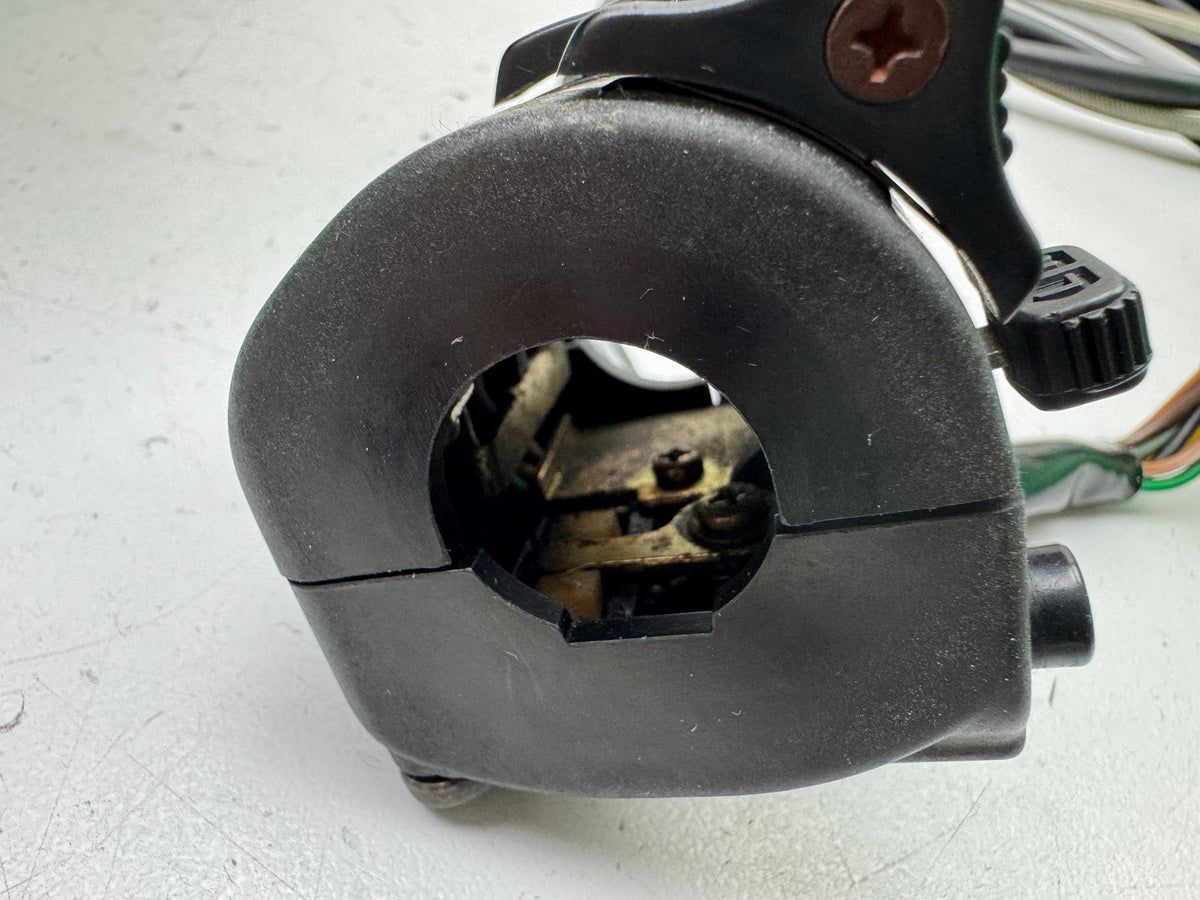 YAMAHA TT 600 E 4GV (4LW) Lenkerschalter links Schalter Licht Hupe Kombischalter