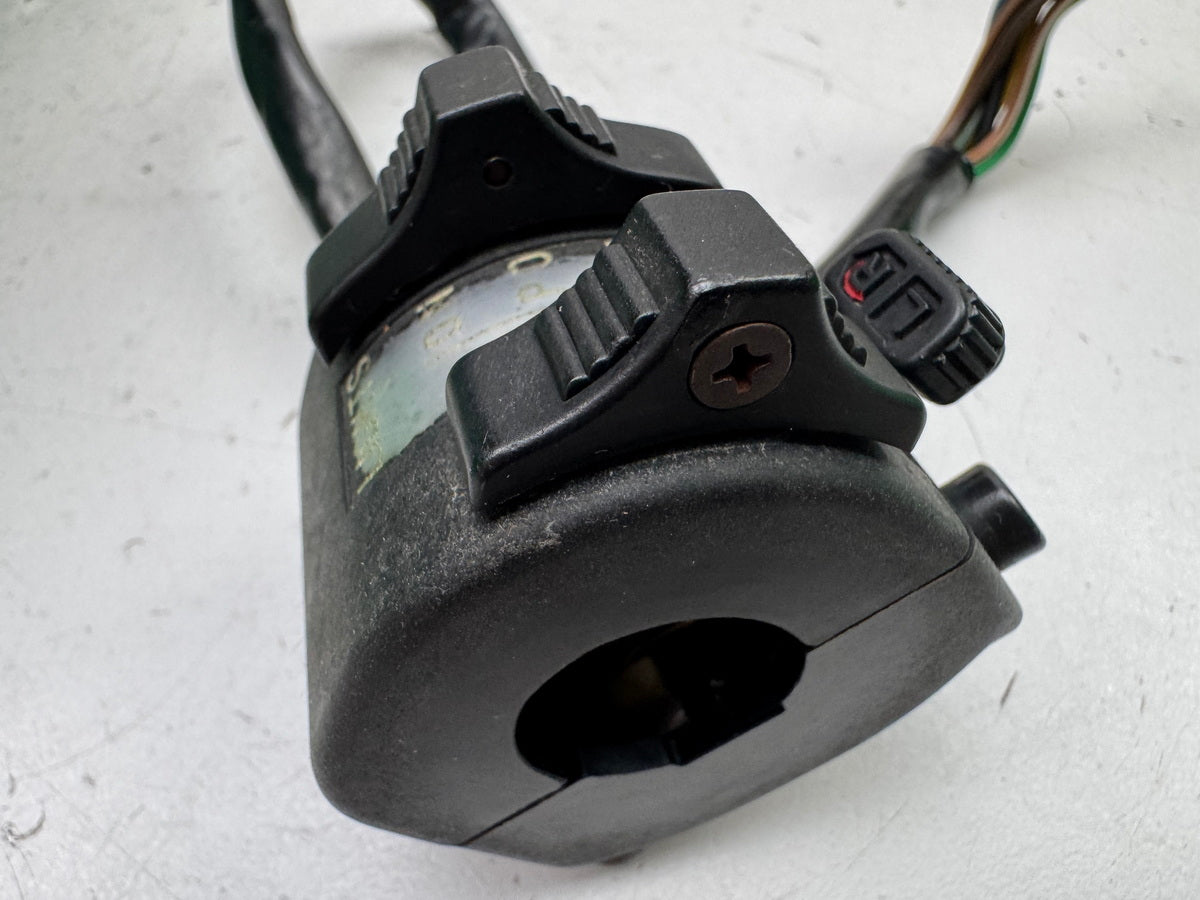 YAMAHA TT 600 E 4GV (4LW) Lenkerschalter links Schalter Licht Hupe Kombischalter