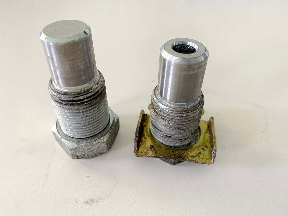 YAMAHA VMX-12 VMAX 1200 2WE Bolt Swingarm Pivot Shaft Pin Nut