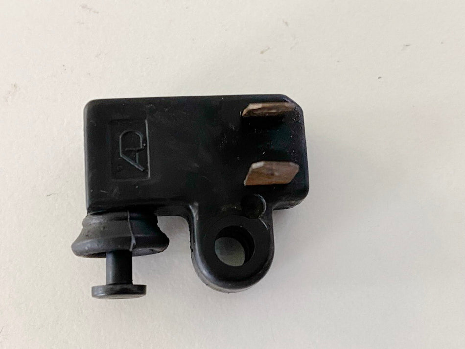 YAMAHA VMX-12 VMAX 1200 2WE Interruptor de embrague (para bomba de embrague, transmisor de presión)