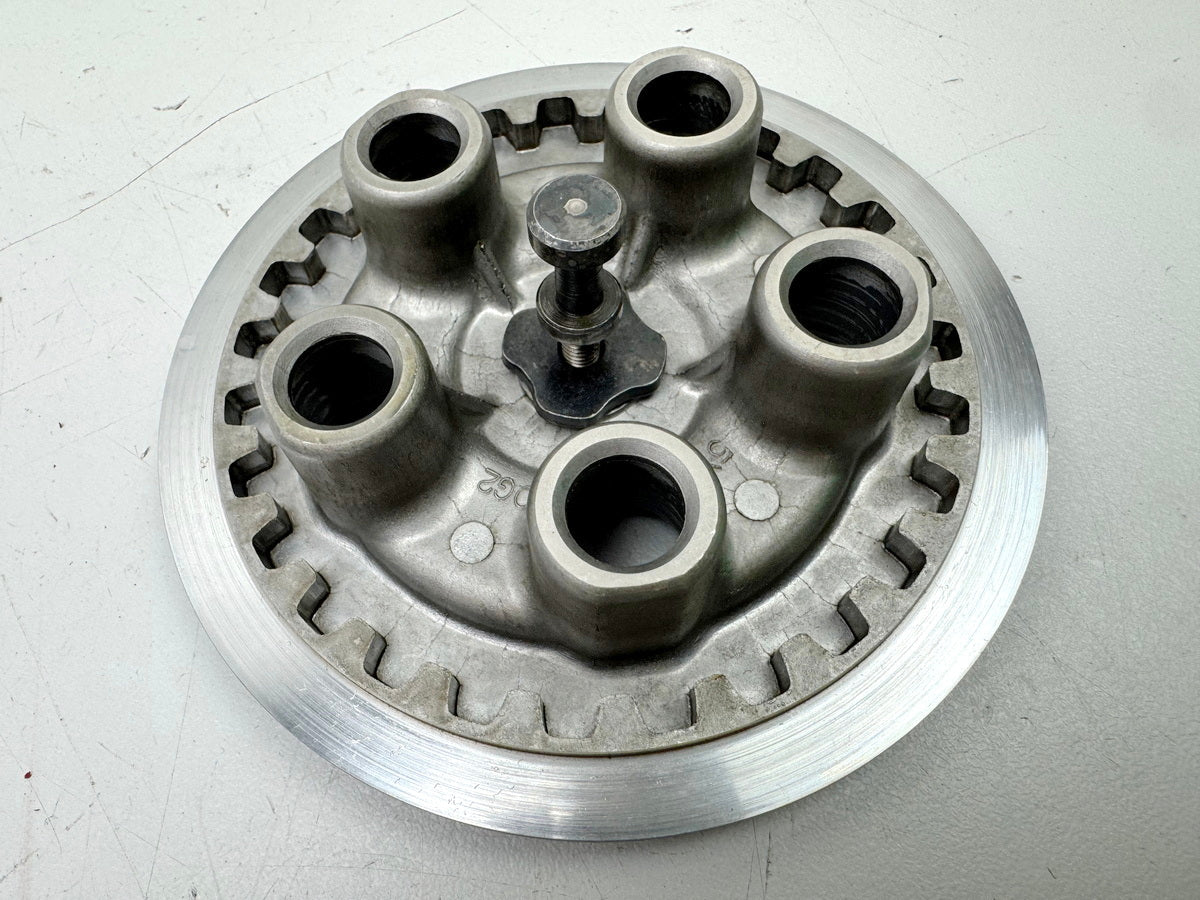 YAMAHA TT 600 E 4GV (4LW) Druckplette Kupplungskorb Nabe Kupplung Gehäuse Motor