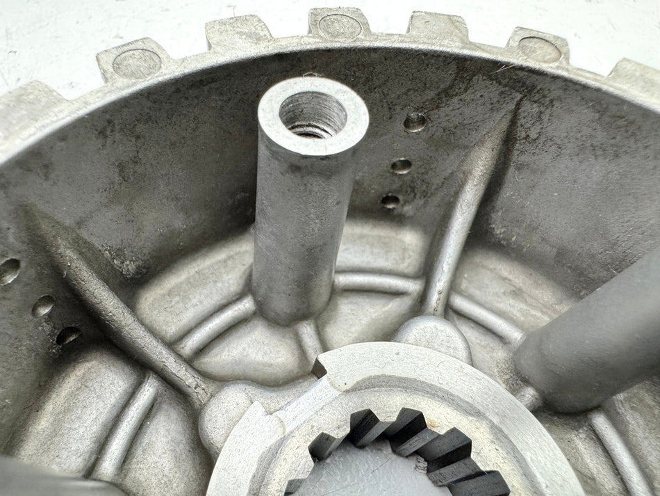 YAMAHA TT 600 E 4GV (4LW) Kupplungskorb innen Nabe Kupplung Gehäuse Motor