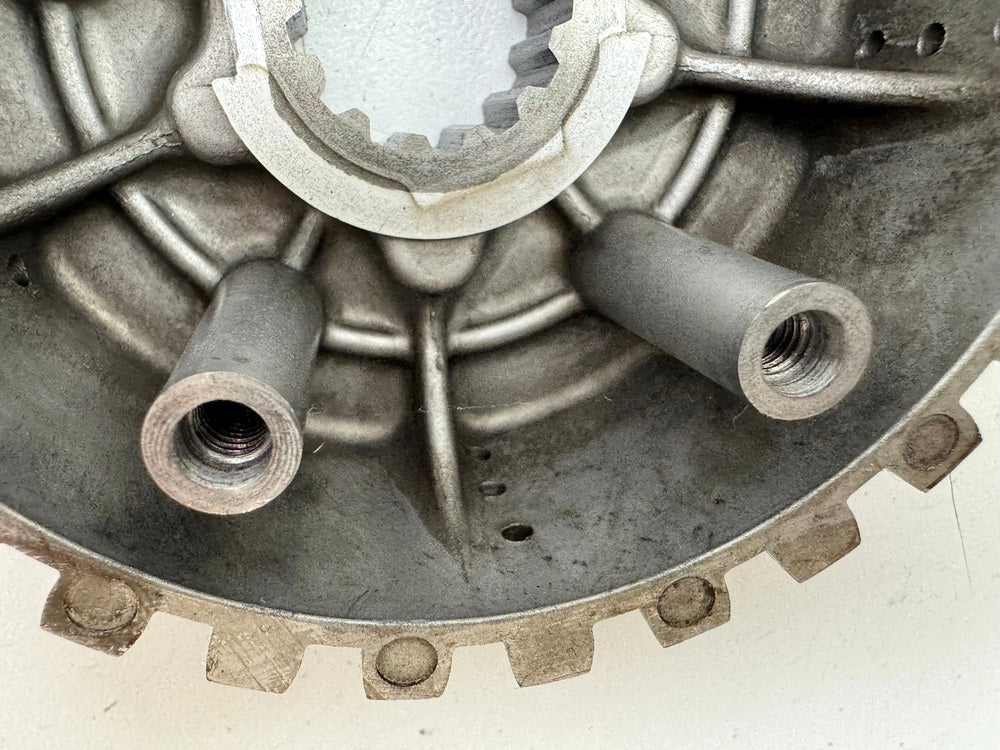 YAMAHA TT 600 E 4GV (4LW) Kupplungskorb innen Nabe Kupplung Gehäuse Motor