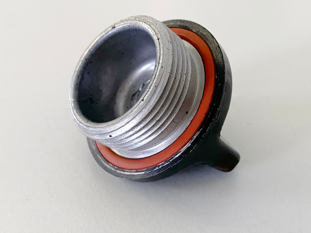 YAMAHA VMX-12 VMAX 1200 2WE Oil Filler Neck Cap Cover Screw Oil
