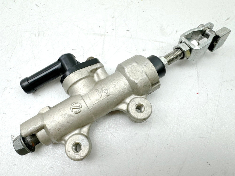 HONDA CBR 600 PC19 PC23 Cilindro de freno trasero Nissin Bomba de freno Cilindro maestro de freno de pie