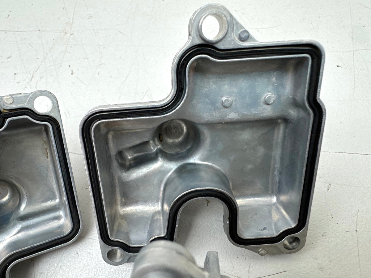 YAMAHA YZF R1 RN01 RN04 Schwimmerkammerdeckel Schwimmerkammer Vergaser Mikuni