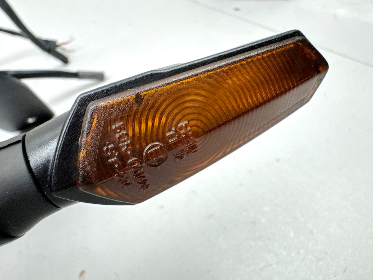 KAWASAKI Z1000 ZRT00A Kennzeichenhalter Barracuda Blinker LED Halter 03-06