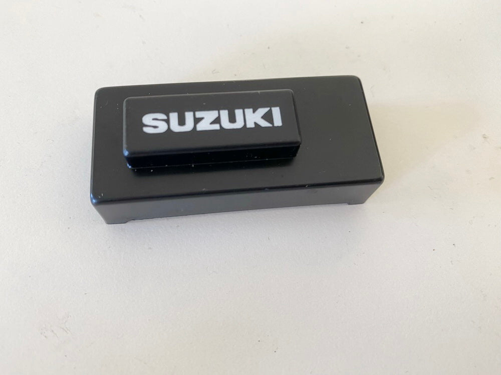 Gehäuse Abdeckung Cover am Tacho 34610-09E00-000 Suzuki original - NEU