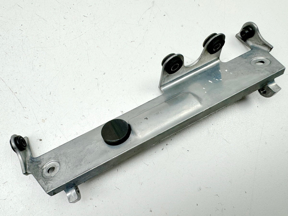 KAWASAKI ZX-6R 636 C Halterung Tank hinten Tankhalter Halteplatte Strebe 05-06