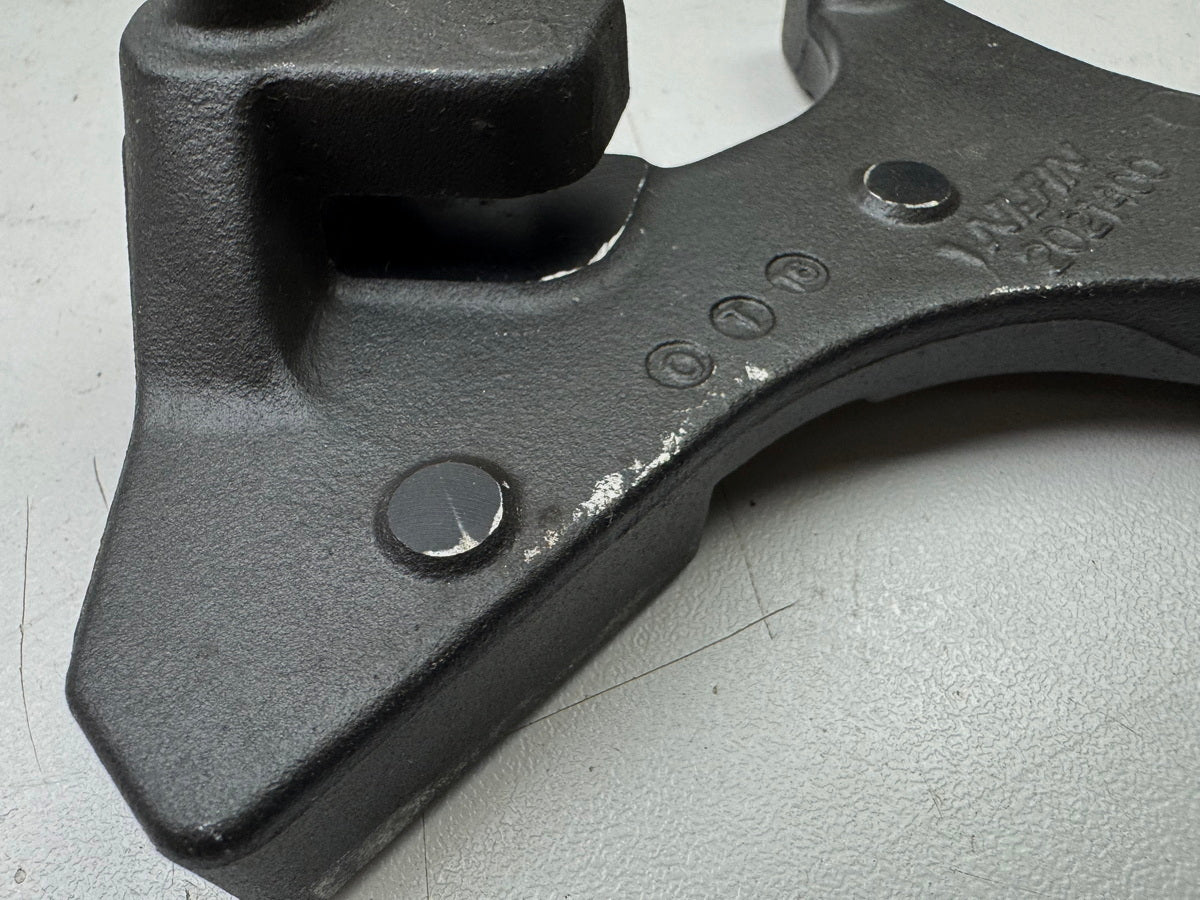 Triumph Street Triple 675 D67LD Bremsankerplatte Halter Bremssattel hinten 07-12