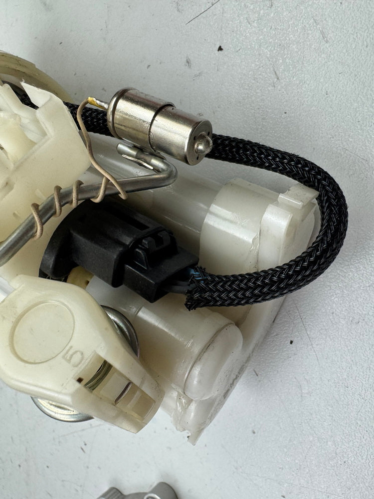 Triumph Street Triple 675 D67LD Benzinpumpe original Kraftstoffpumpe 07-12