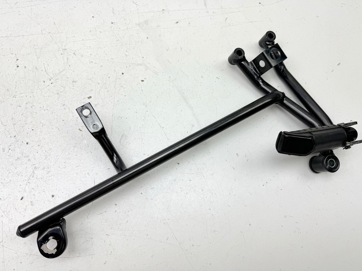 HONDA CBR 600 PC19 PC23 Fußrastenanlage Sozius rechts Halter Fußraste hinten