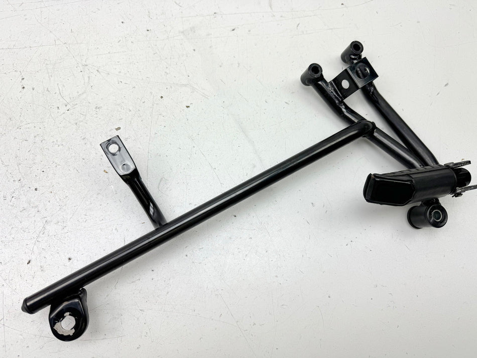 HONDA CBR 600 PC19 PC23 Soporte estribera trasera del pasajero derecho