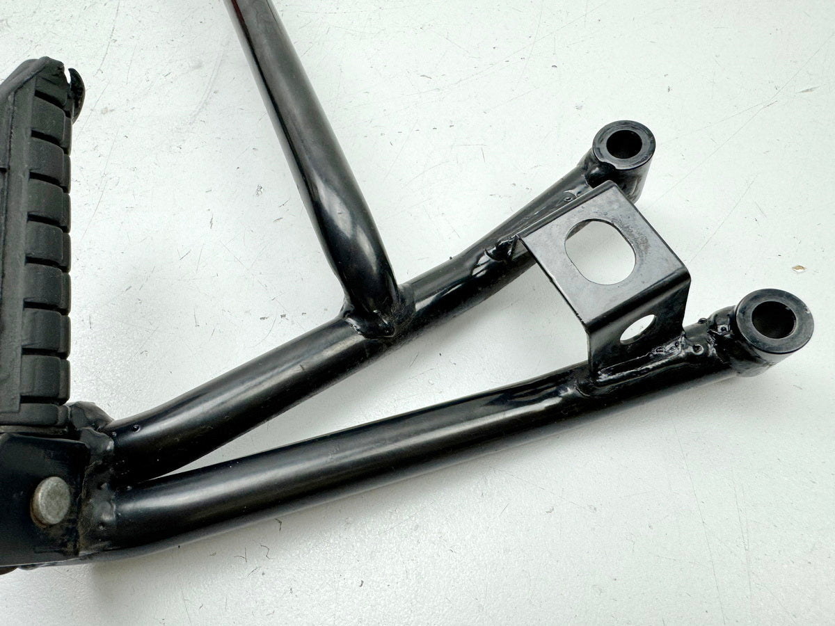 HONDA CBR 600 PC19 PC23 Fußrastenanlage Sozius rechts Halter Fußraste hinten