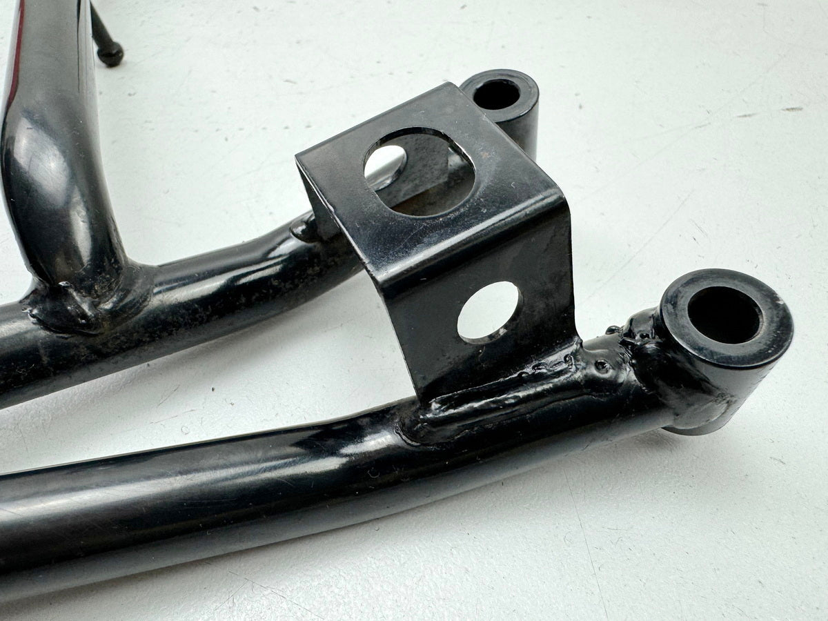 HONDA CBR 600 PC19 PC23 Fußrastenanlage Sozius rechts Halter Fußraste hinten