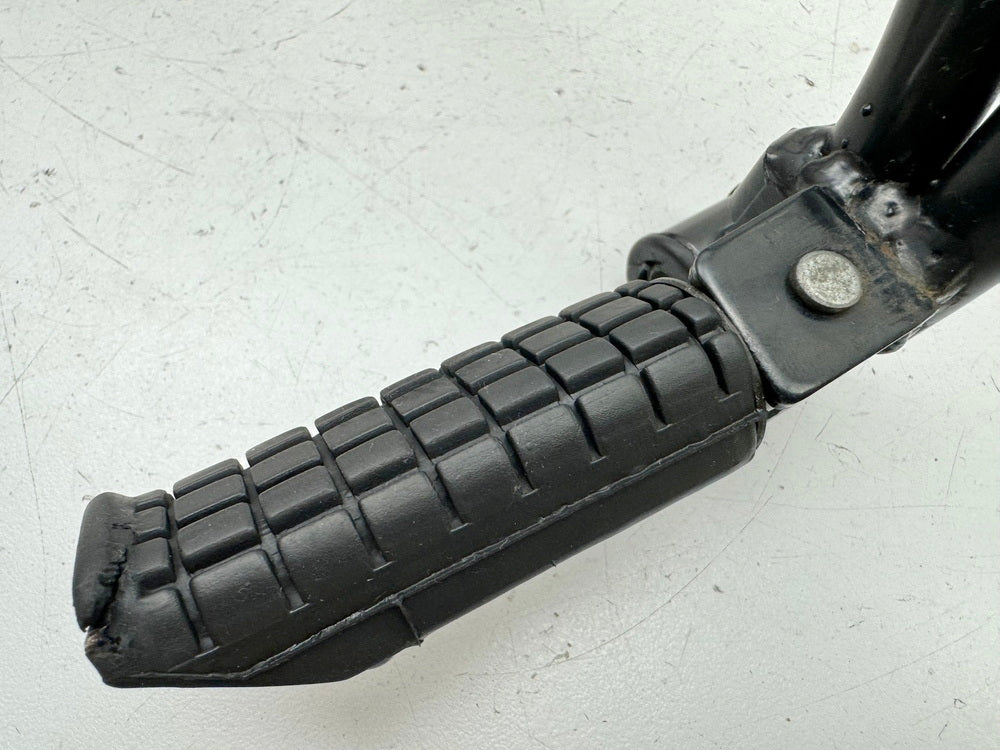 HONDA CBR 600 PC19 PC23 Fußrastenanlage Sozius rechts Halter Fußraste hinten