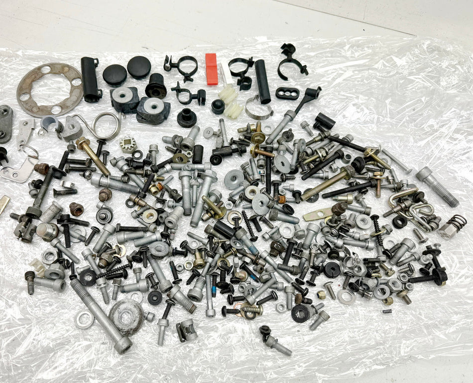 BMW R 1150 RT R22 Tornillos Tuercas Soportes Piezas pequeñas (para Chasis Carenado)