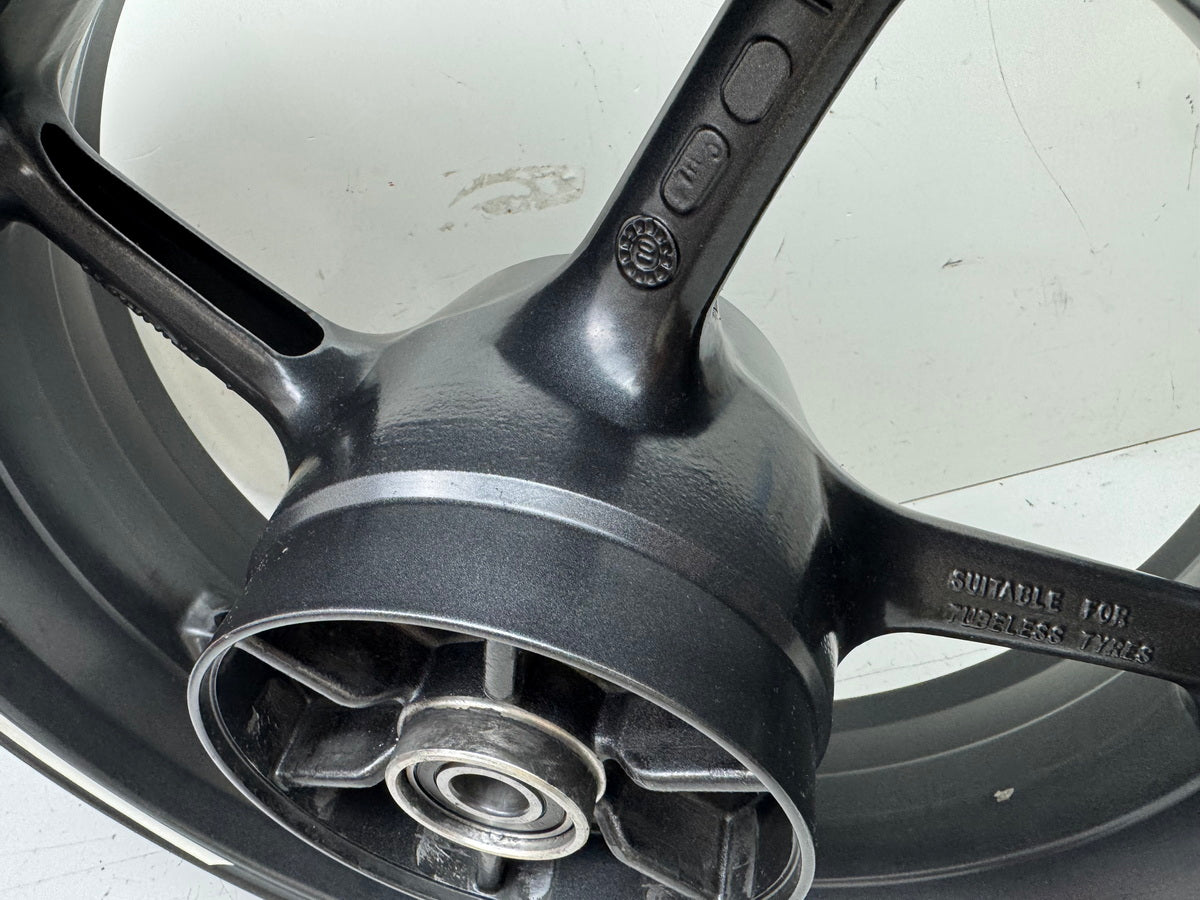 Triumph Street Triple 675 D67LD Felge hinten Hinterrad Hinterradfelge  07-12
