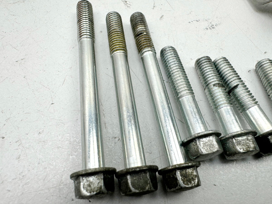 HONDA CBR 600 PC19 PC23 Schrauben Motordeckel rechts Kupplungsdeckel Limadeckel