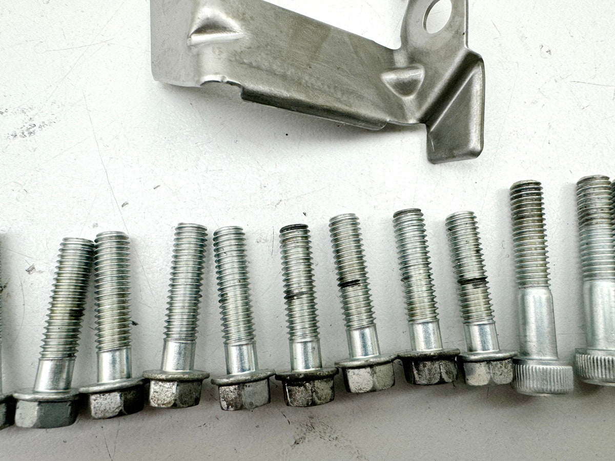 HONDA CBR 600 PC19 PC23 Tornillos Tapa de motor derecha Tapa de embrague Tapa de alternador