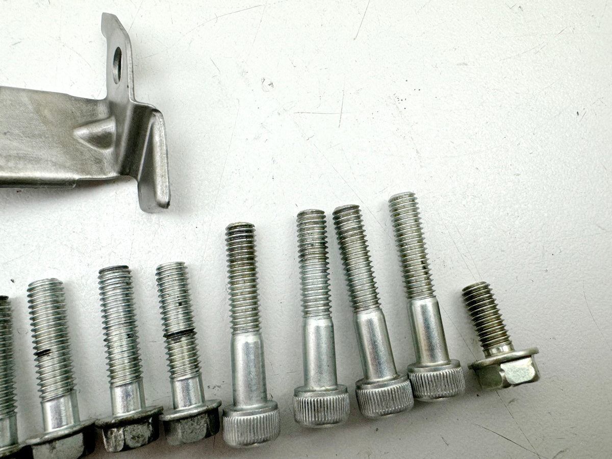 HONDA CBR 600 PC19 PC23 Tornillos Tapa de motor derecha Tapa de embrague Tapa de alternador