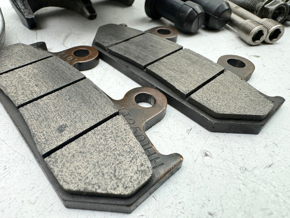 HONDA CBR 600 PC19 PC23 Pinza de freno delantera derecha Soporte de pinza Placa de anclaje