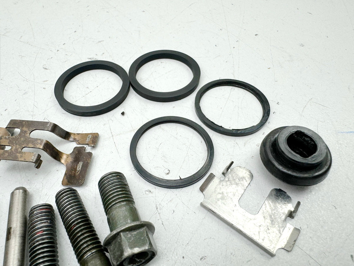 HONDA CBR 600 PC19 PC23 Pinza de freno delantera derecha Soporte de pinza Placa de anclaje