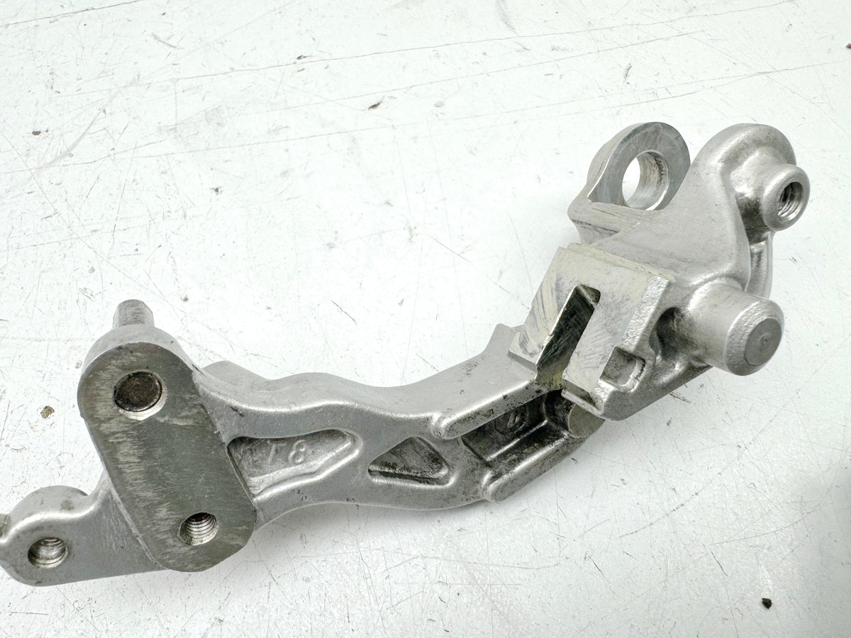 HONDA CBR 600 PC19 PC23 Brake caliper front left brake caliper bracket anchor plate