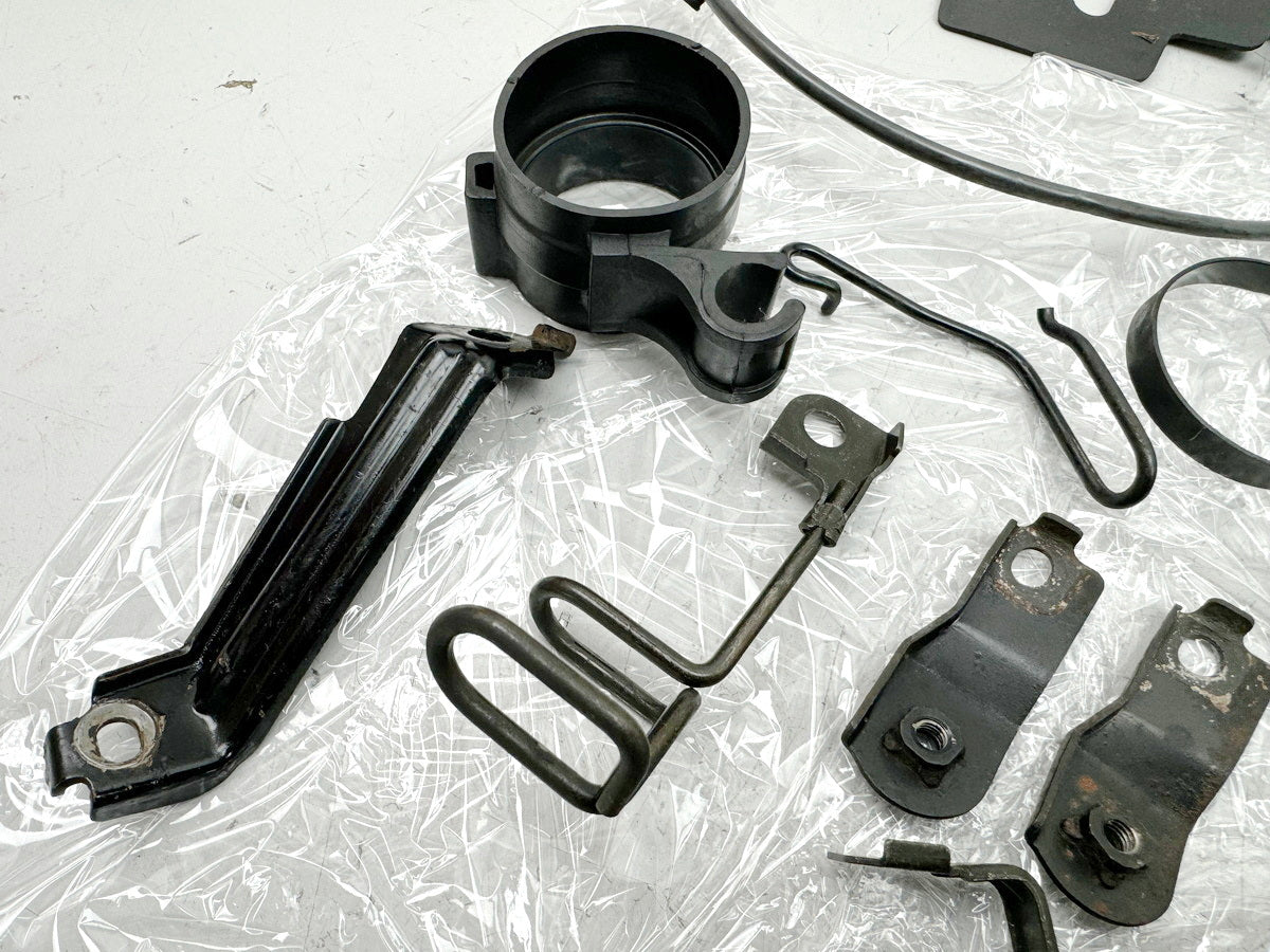 HONDA CBR 600 PC19 PC23 Schrauben Muttern Kleinteile Halter für Rahmen