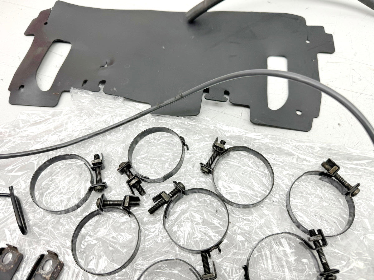 HONDA CBR 600 PC19 PC23 Schrauben Muttern Kleinteile Halter für Rahmen