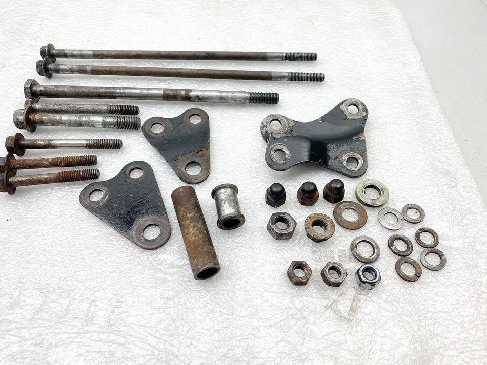 YAMAHA RD 250 1A2 Halterung Motor Achse Schrauben Halteplatte Motorhalter Bolzen