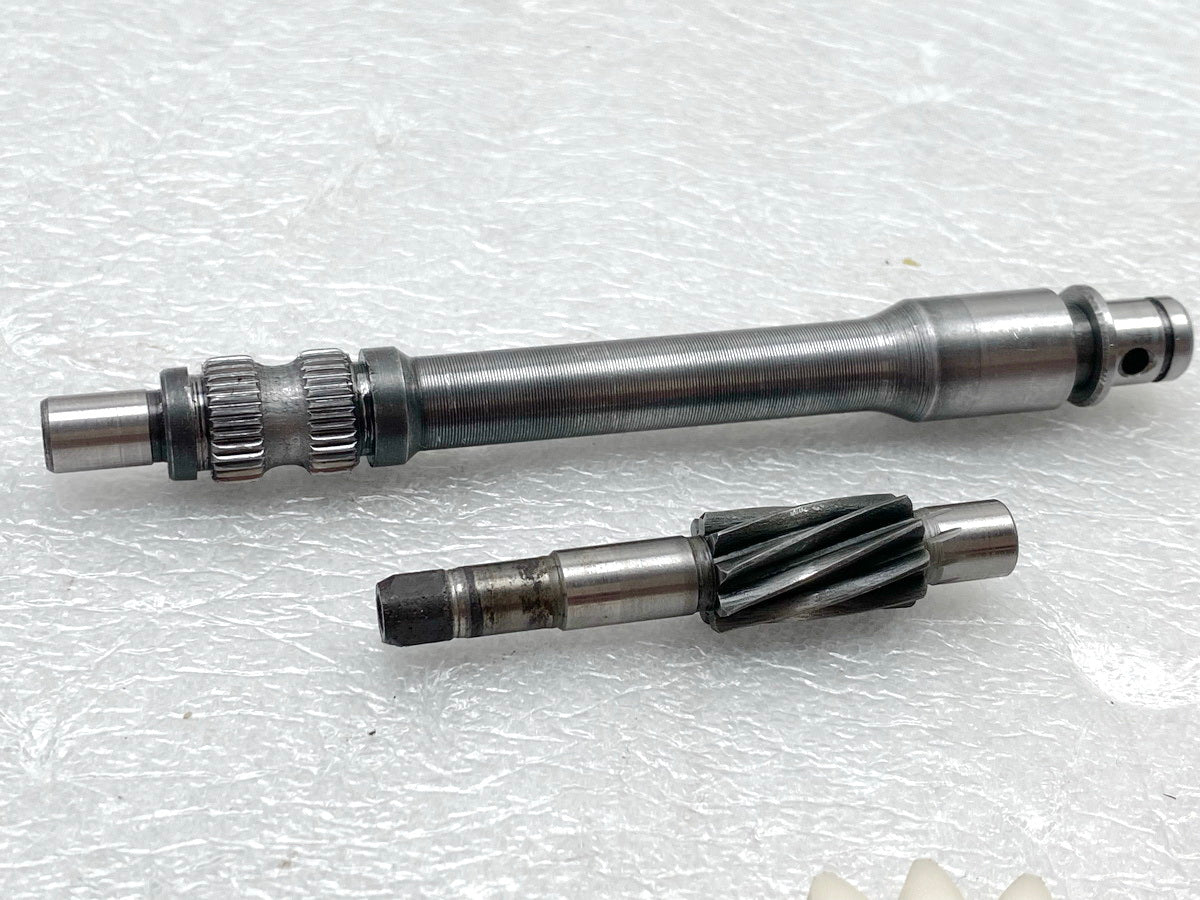 YAMAHA RD 250 1A2 Accionamiento Bomba de aceite Eje Engranaje Piñón (para motor)