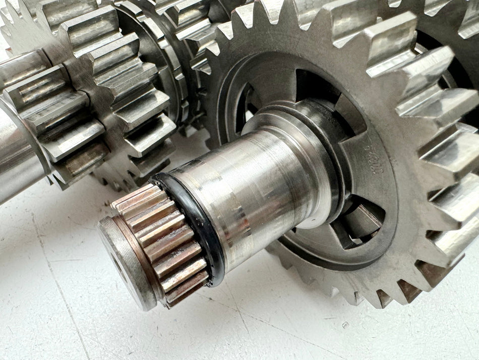 BMW F 650 169 Getriebe Getriebewelle Eingangswelle Hauptwelle Zahnräder (Motor)