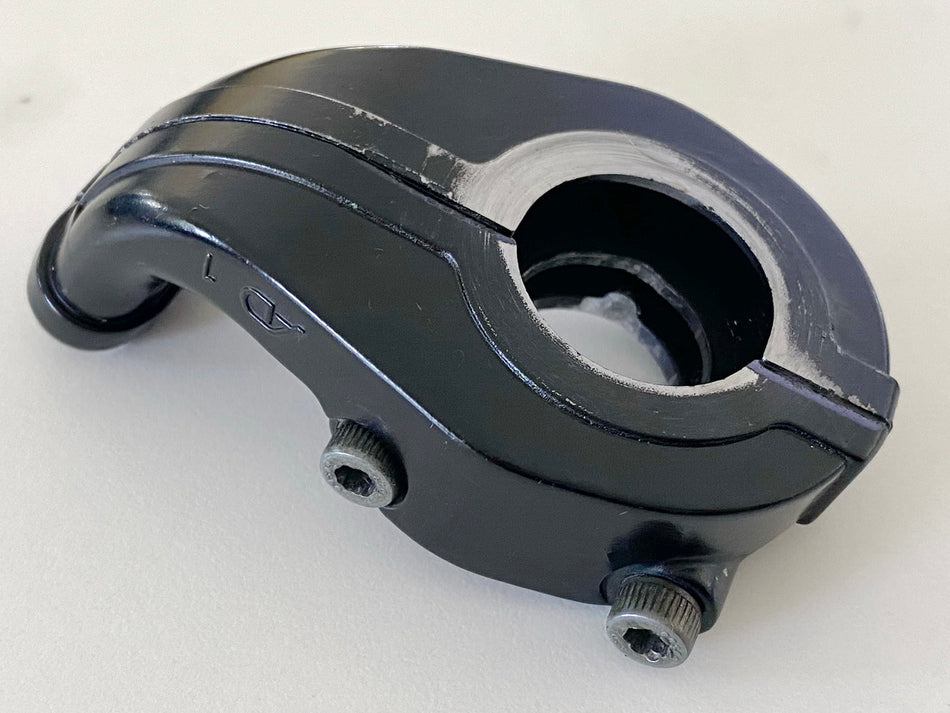 YAMAHA TDM 900 RN08 Umlenkrolle Gasgriff Gehäuse Halter