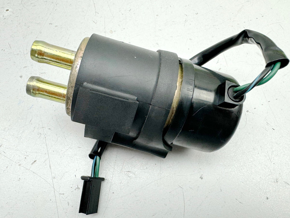 HONDA NTV 650 RC33 REVERE Bomba de gasolina original Mitsubishi Bomba de combustible